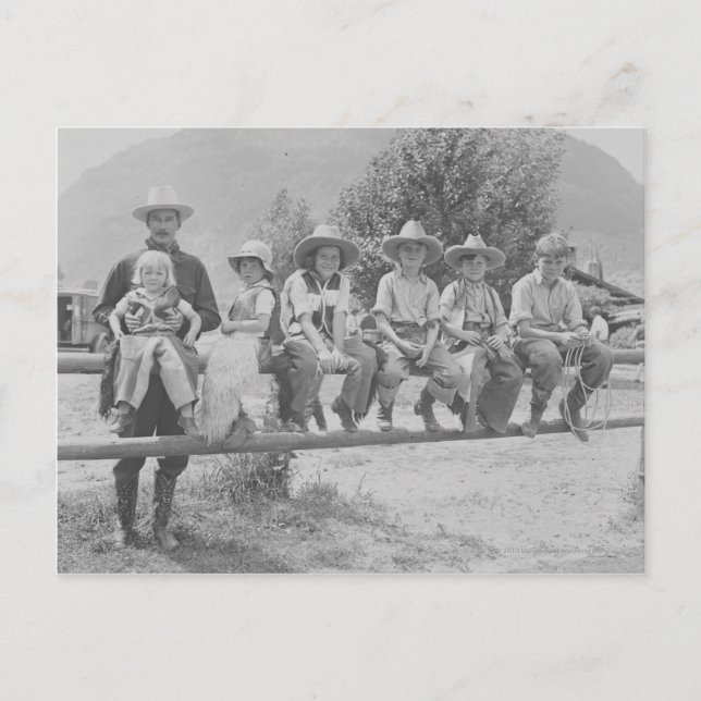 Carte Postale Larry Larom avec six enfants (Devant)