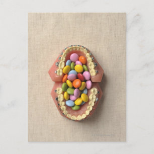 Carte Postale Le chocolat servi dans le modèle dentaire