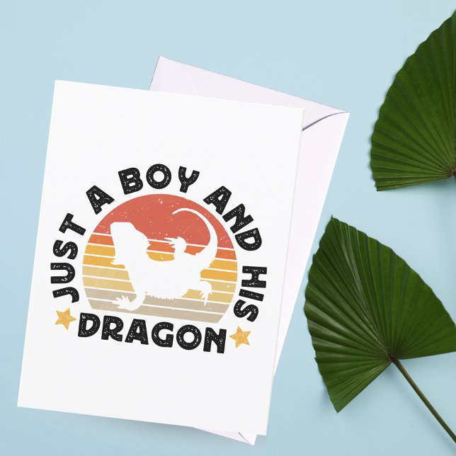 Carte Postale Le Garçon Et Sa Citation D'Amoureux Du Reptile Dra (Just A Boy And His Dragon Postcard)