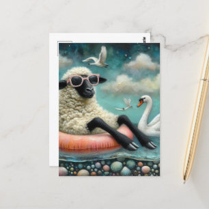 Carte Postale Le mouton aime flotter dans un lac aux cygnes