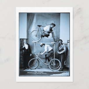 Carte Postale Le piédestal fou original de Mae Gordon