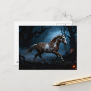 Carte Postale Le Pinto Mustang dans la forêt hantée