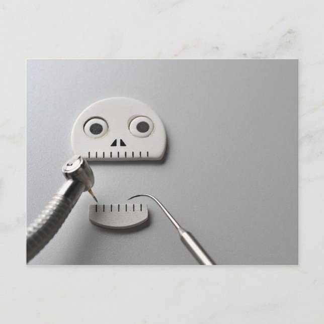 Carte Postale Le squelette où le traitement dentaire est pris (Devant)