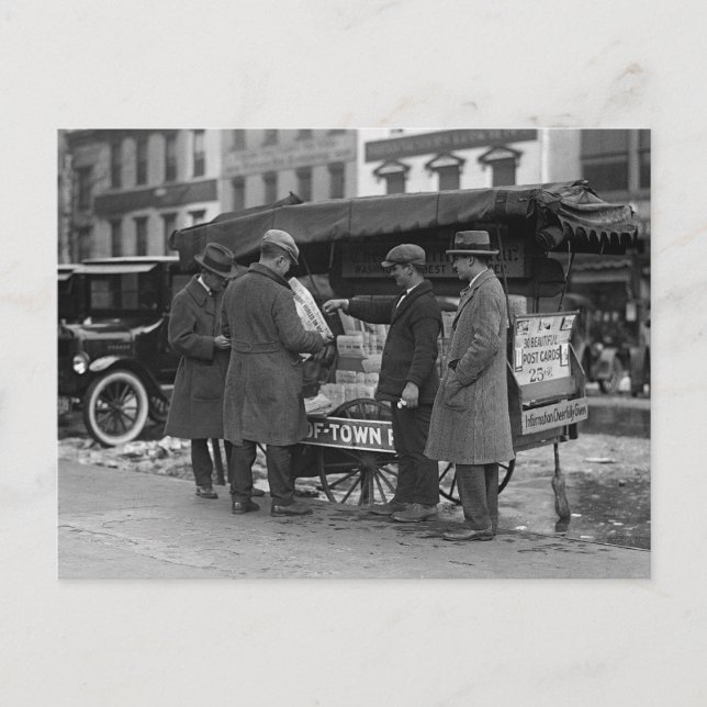 Carte Postale Lecture des Nouvelles, 1925 (Devant)
