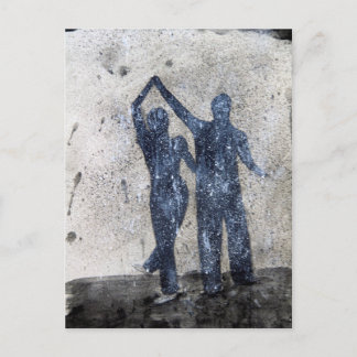 Carte Postale Les amoureux dansant sous la pluie