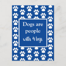 Les chiens de pattes amusants sont des gens avec q