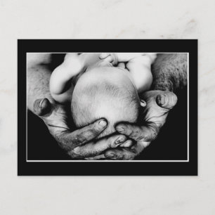 Carte Postale Les mains protectrices et sûres de Papa