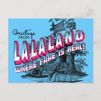 Carte Postale Les salutations de LALA DÉBARQUENT - où le faux