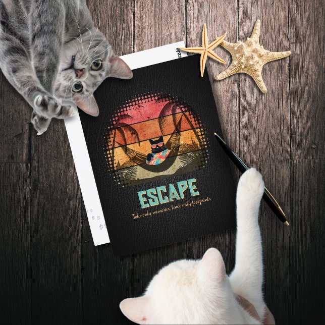 Carte Postale L'évasion tropicale du Chat Cool (Daydreaming Cool Cat's Tropical Escape Postcard)