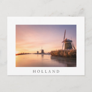 Carte Postale Lever de soleil sur la rivière gelée avec moulins 