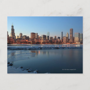 Carte Postale Ligne d'horizon de Chicago (Illinois) sur un lac g