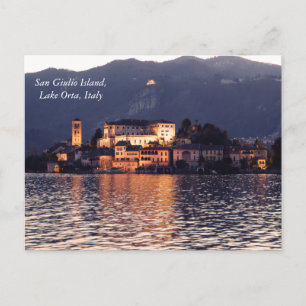 Carte Postale L'île de San Giulio, Lac d'Orta, Italie, au crépus