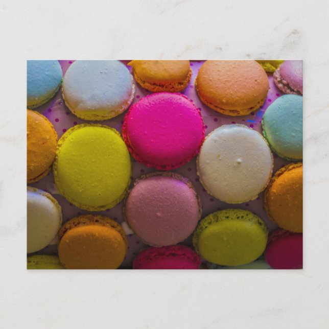 Carte Postale Macarons colorés Dessert Cuit Savoureux (Devant)