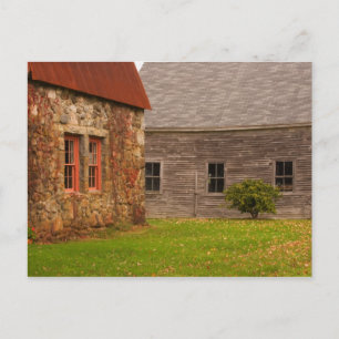 Carte Postale Maine,  Ancien bâtiment en pierre et grange en boi