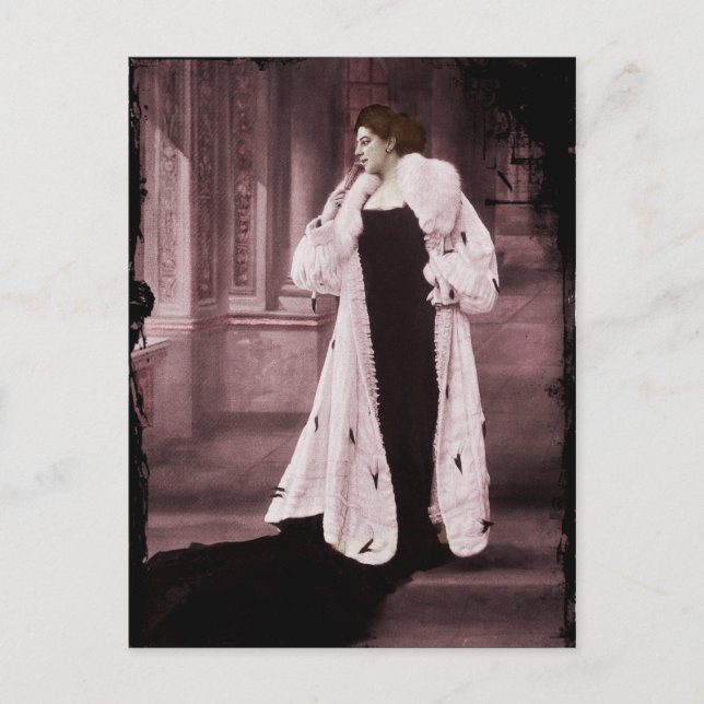 Carte Postale Mata Hari en fourrure blanche (Devant)