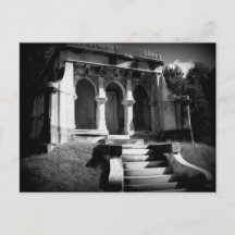 Mausolée sur une colline