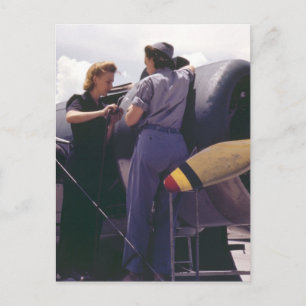 Carte Postale Mécanique de l'aviation féminine de 2ème guerre mo