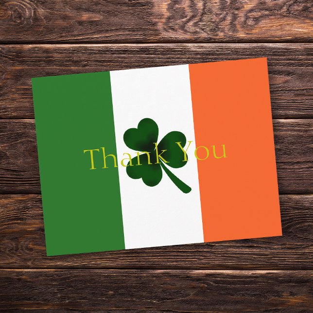 Carte Postale Merci shamrock (Shamrock Thank You Postcard with Irish Flag Colors.  Beautiful Shamrock Leaf design.)