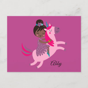 Carte Postale Mignonne Black Haired Girl équitation sur une lico