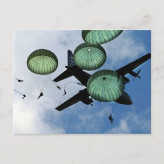 Carte Postale Mission de masse de saut, parachutes, l'armée