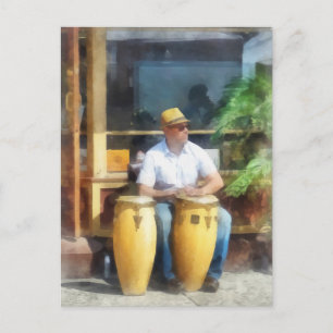 Carte Postale Musiciens - Jouer aux tambours de Bongo