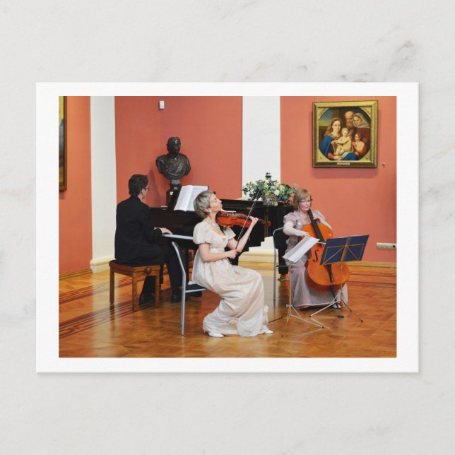 Carte Postale Musique dans un grand hall russe (Devant)