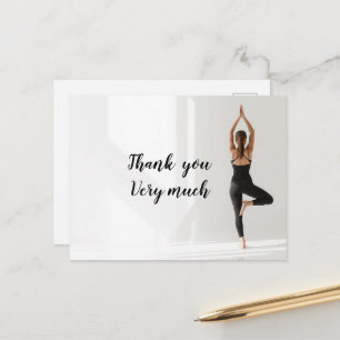 Carte Postale Namaste Yoga femme lève la main Merci