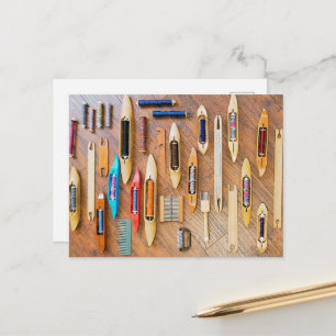 Carte Postale Navettes Bobines et Outils de Tissage