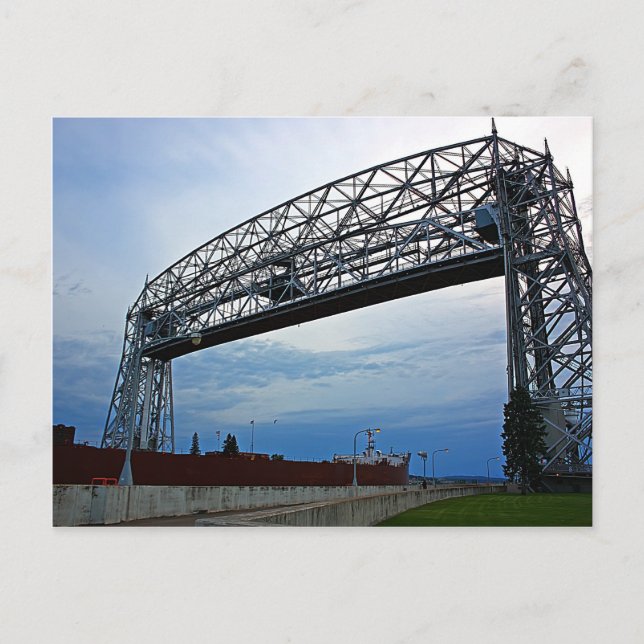 Carte Postale Navire sous le pont de levage (Devant)
