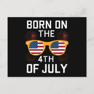 Carte Postale Né le 4 juillet Lunettes de soleil d'anniversaire 