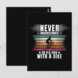 Carte Postale Ne sous-estimez jamais un vieil homme à vélo