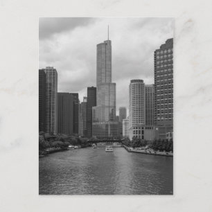 Carte Postale Niveaux de gris de la Trump Tower Chicago River