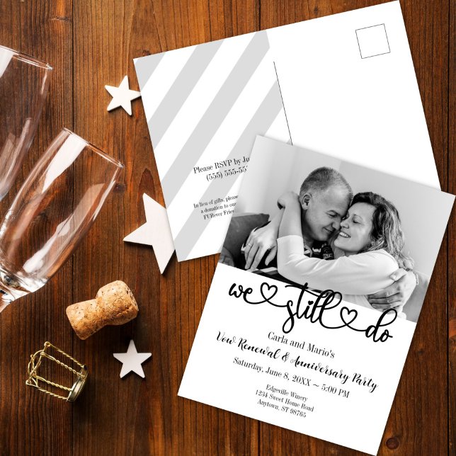 Carte Postale Noir & Blanc Nous faisons encore Renouvellement de (Black and White We Still Do Anniversary/Vow Renewal Postcard Invitation)