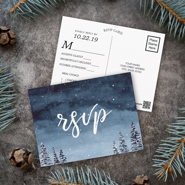 Carte Postale Nuit d'hiver Marine | Choix de repas RSVP (Watercolor Winter wonderland rsvp meal postcard featuring a navy blue night background with snow.)