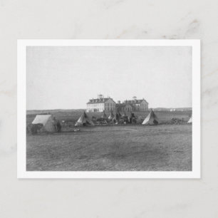 Carte Postale Oglala Tipi devant l'école américaine des Indiens