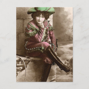 Carte Postale Où A-T-Elle Obtenu Ce Casquette ?