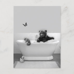 Carte Postale Ours en peluche dans un bain moussant 
