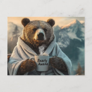Carte Postale Ours en robe tenant de la Mug de café