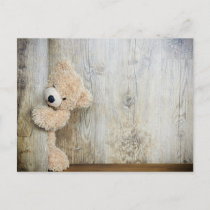 Carte Postale Ours farci mignon Fond en bois rustique