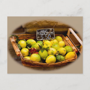 Carte Postale Panier en osier de citrons italiens au marché