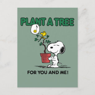 Carte Postale Peanuts   Snoopy & Woodstock Plantent un arbre