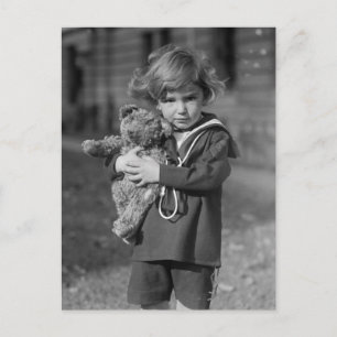 Carte Postale Petit garçon avec ours en peluche : 1923