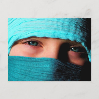 Carte Postale Petite fille en mer Turquoise