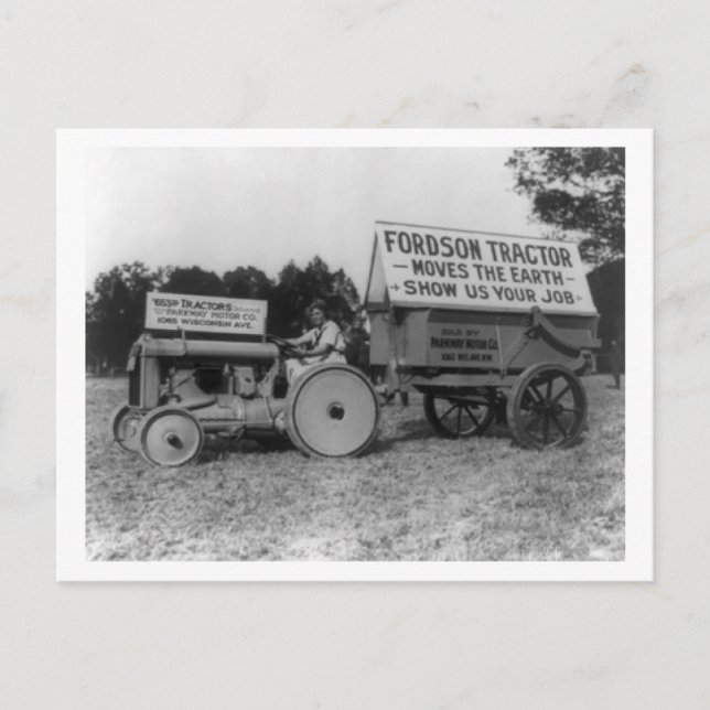 Carte Postale Photo d'un tracteur Fordson (Devant)