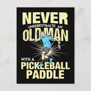 Carte Postale Pickleball - Vieux Homme Avec Pickleball Paddle