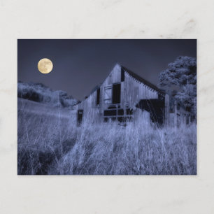 Carte Postale Pleine lune au-dessus Vieille grange patinée par