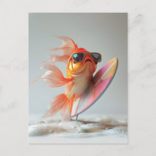 Carte Postale Poisson d'or cool surfant sur une vague