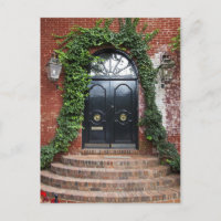 Porte Archée Encadrée D'Ivy