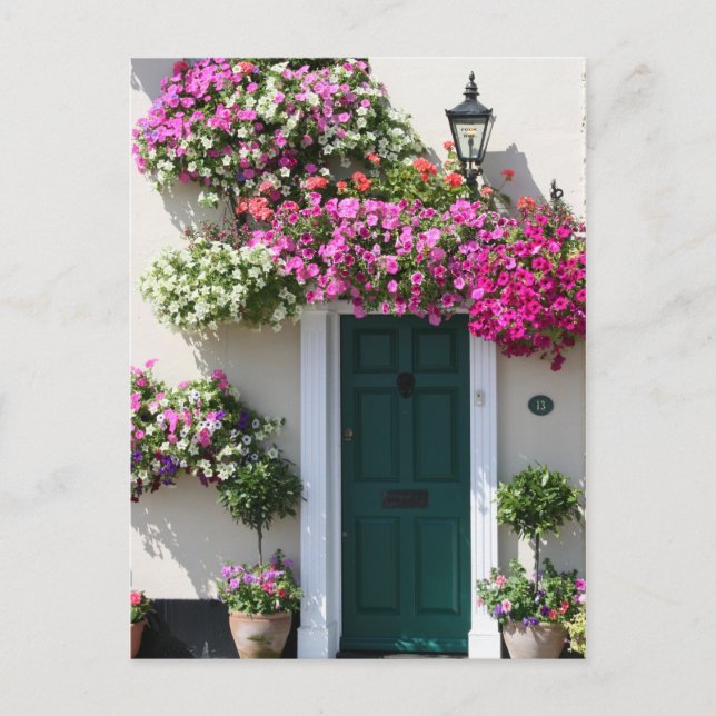 Carte Postale Porte entourée de fleurs (Devant)