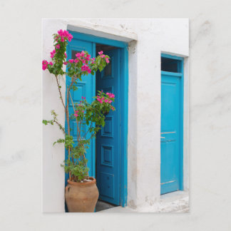 Carte Postale Porte grecque rustique au bougainvillier